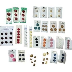 Vintage Buttons on Cards Lot NOS La Mode Togs Le Chic Craft‎ Sewing Collectible